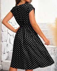 Kadın beli kuşaklı puantiyeli sandy elbise