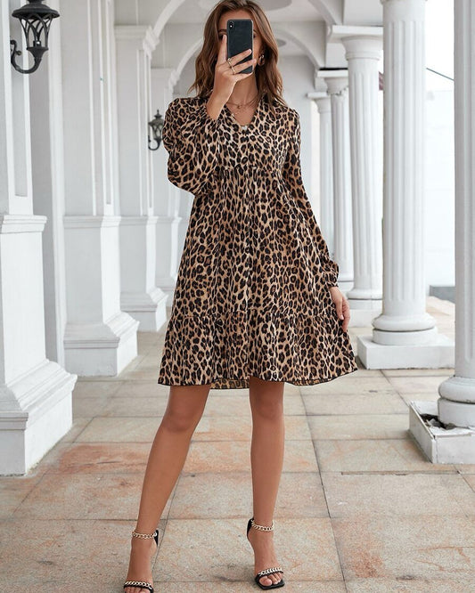 Kadın leopar desenli beli gipeli V yaka kadife elbise